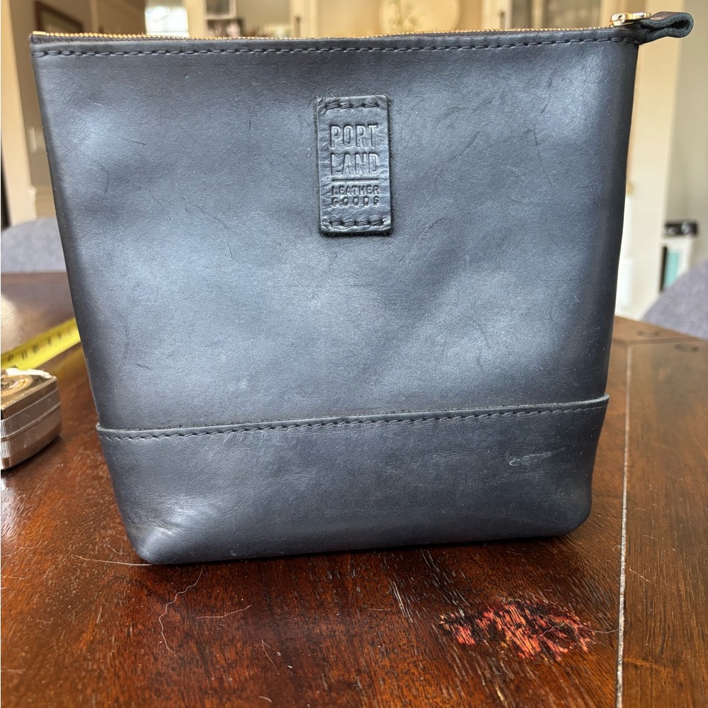 Portland Leather Black Leather Crossbody Bag